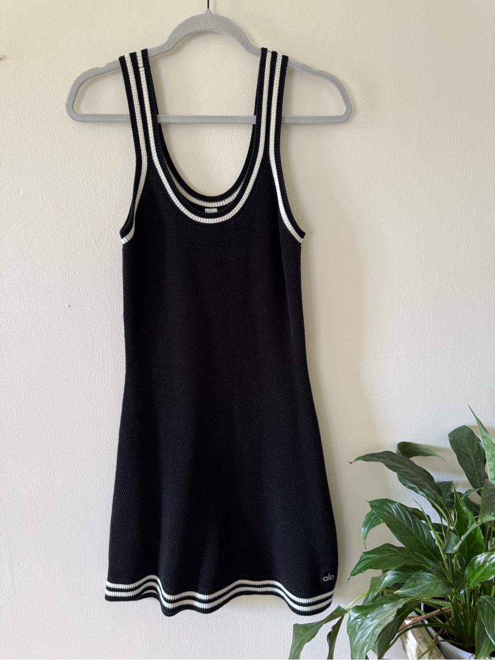 (L) Alo yoga tennis dress | retail $148
